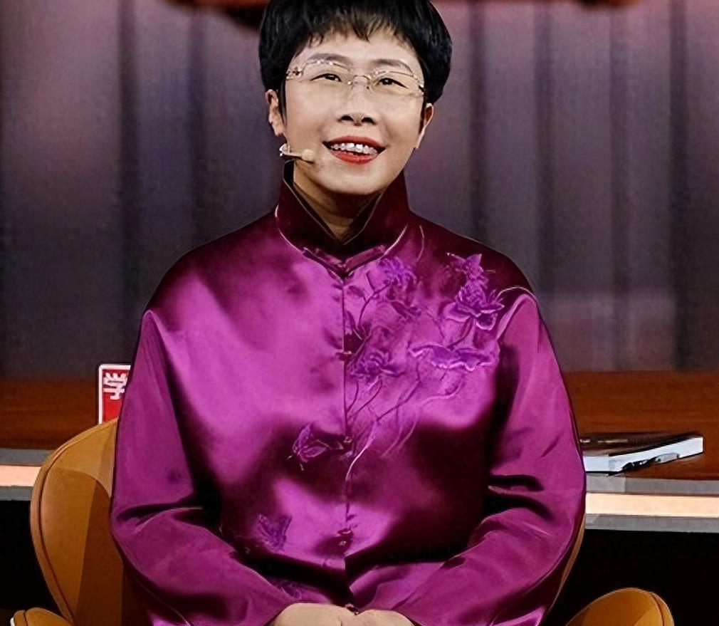 体育赛事-蒙曼感叹：这辈子也结不了婚！有两个原因：一是岁数，二是长相